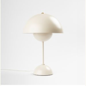 LAMPARA DE MESA DE HIERRO